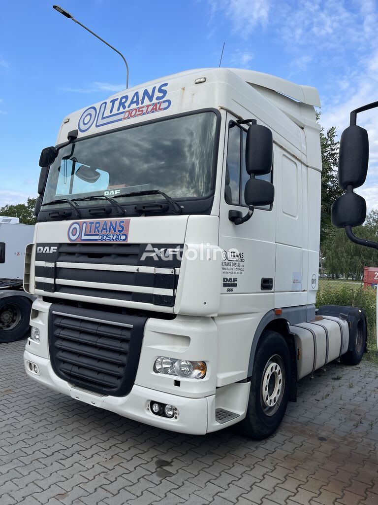 DAF XF 105 460 truck tractor