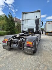السيارات القاطرة DAF XF 105 460