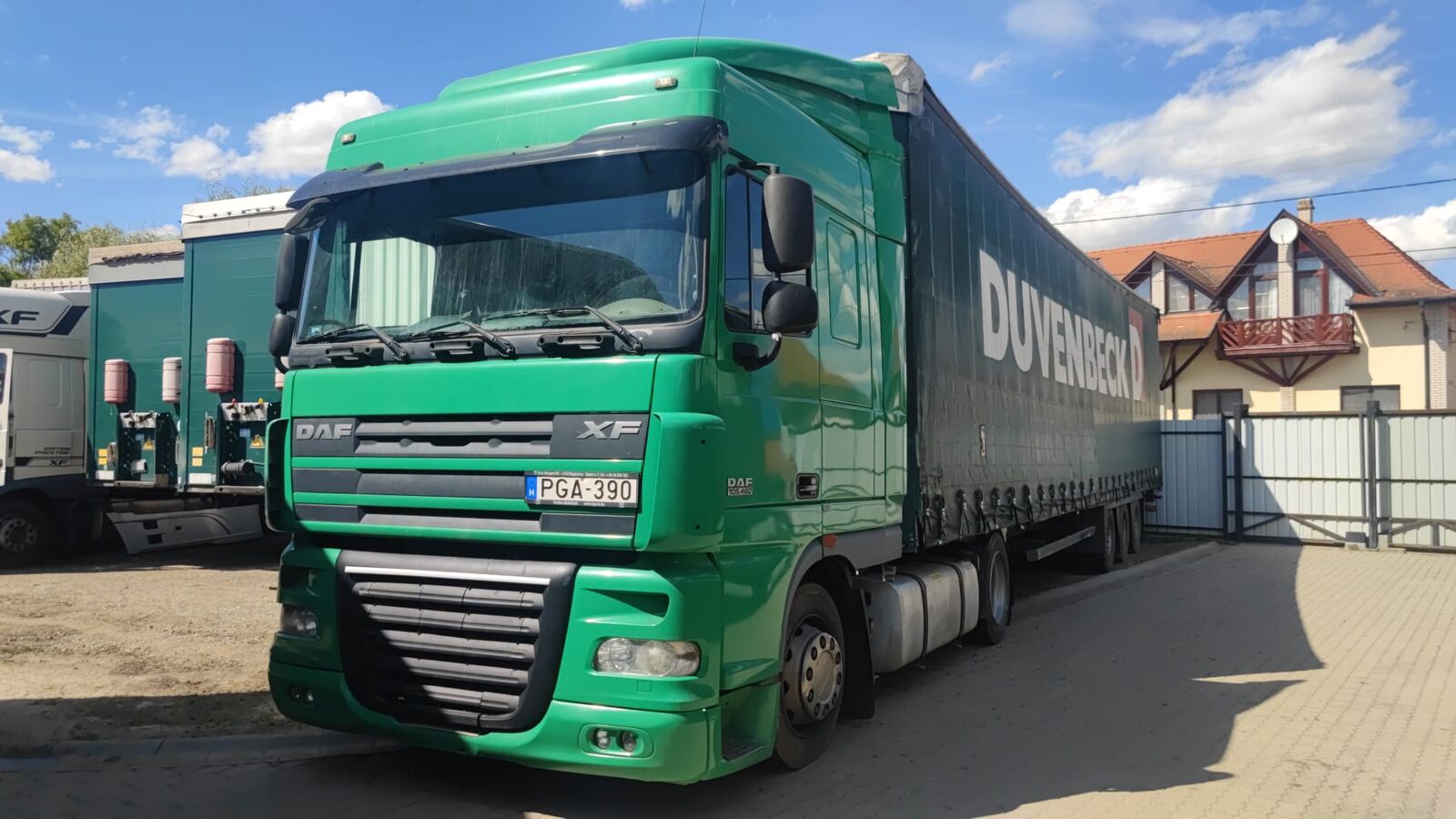 السيارات القاطرة DAF XF 105.460 Lowdeck - MEGA