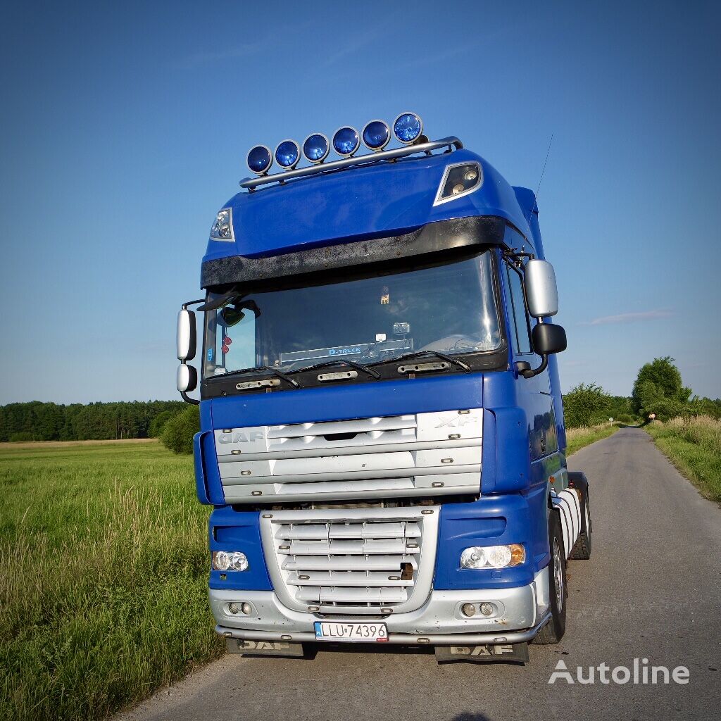 DAF XF 105 460 Super Space Cab - MANUAL GEARBOX - LONG-RANGE HALOGEN tractora