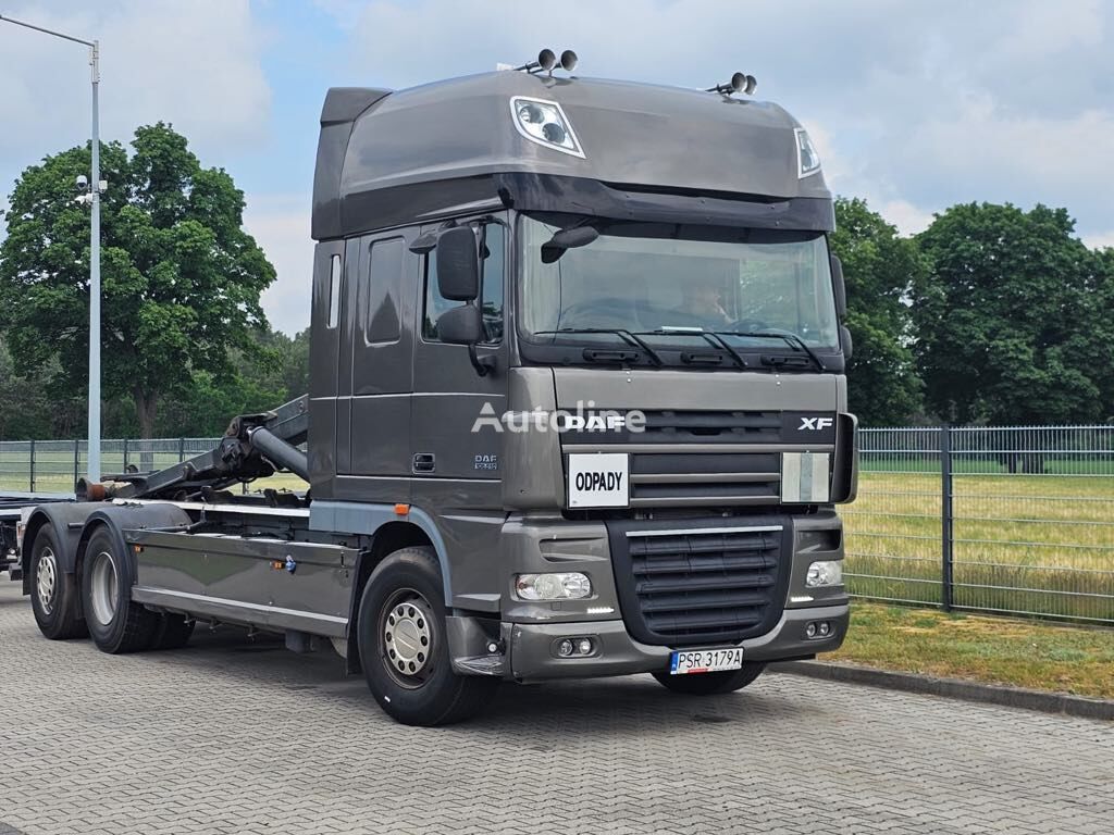 DAF XF 105 510 truck tractor + container chassis semi-trailer