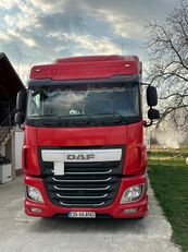 السيارات القاطرة DAF XF 106 440 + العربات نصف المقطورة صندوق خلفي مغطى