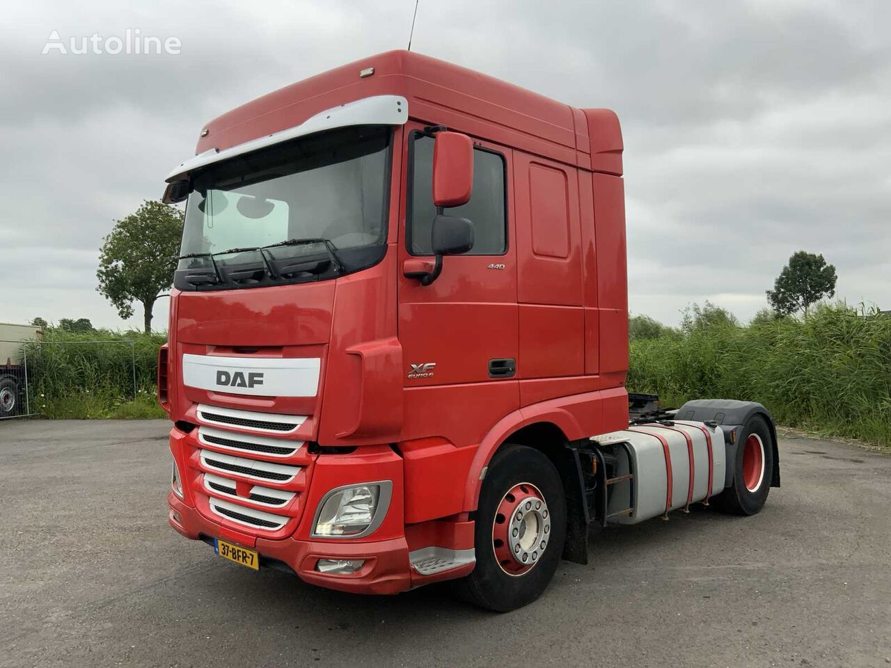 DAF XF 440 truck tractor