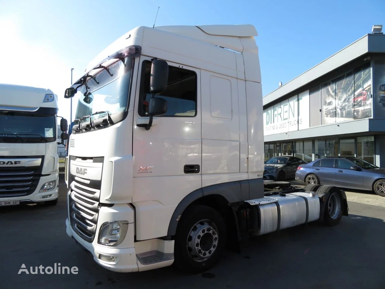 DAF XF 440 FT SPACE CAB LOW DECK truck tractor