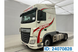 DAF XF 460 Space Cab truck tractor