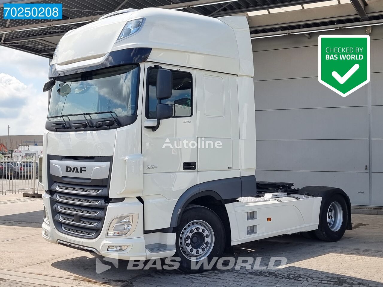 DAF XF 530 4X2 SSC Retarder 2x Tanks Standklima ACC LED truck tractor