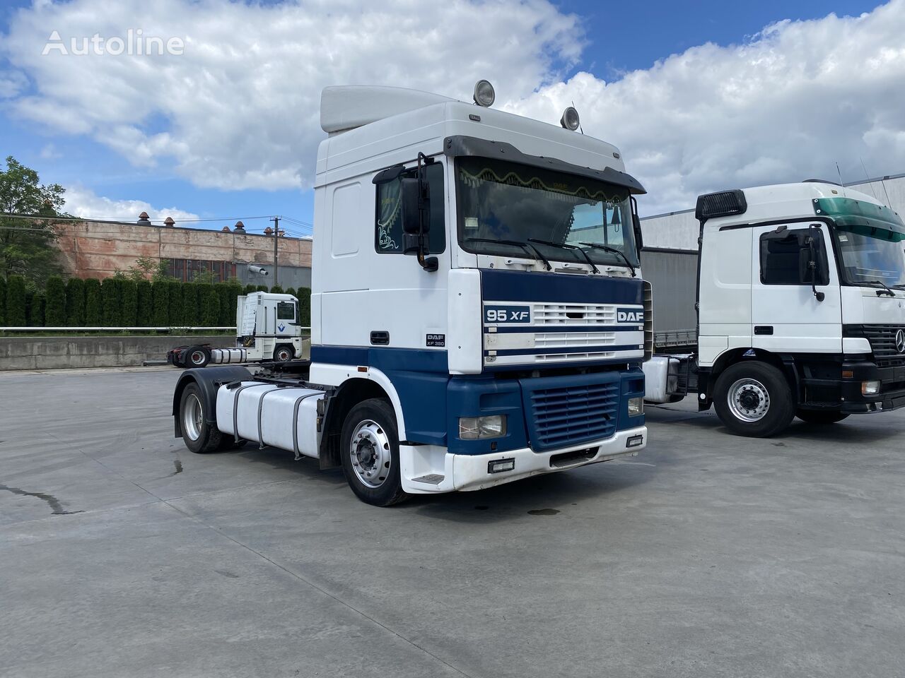 DAF XF 95 truck tractor