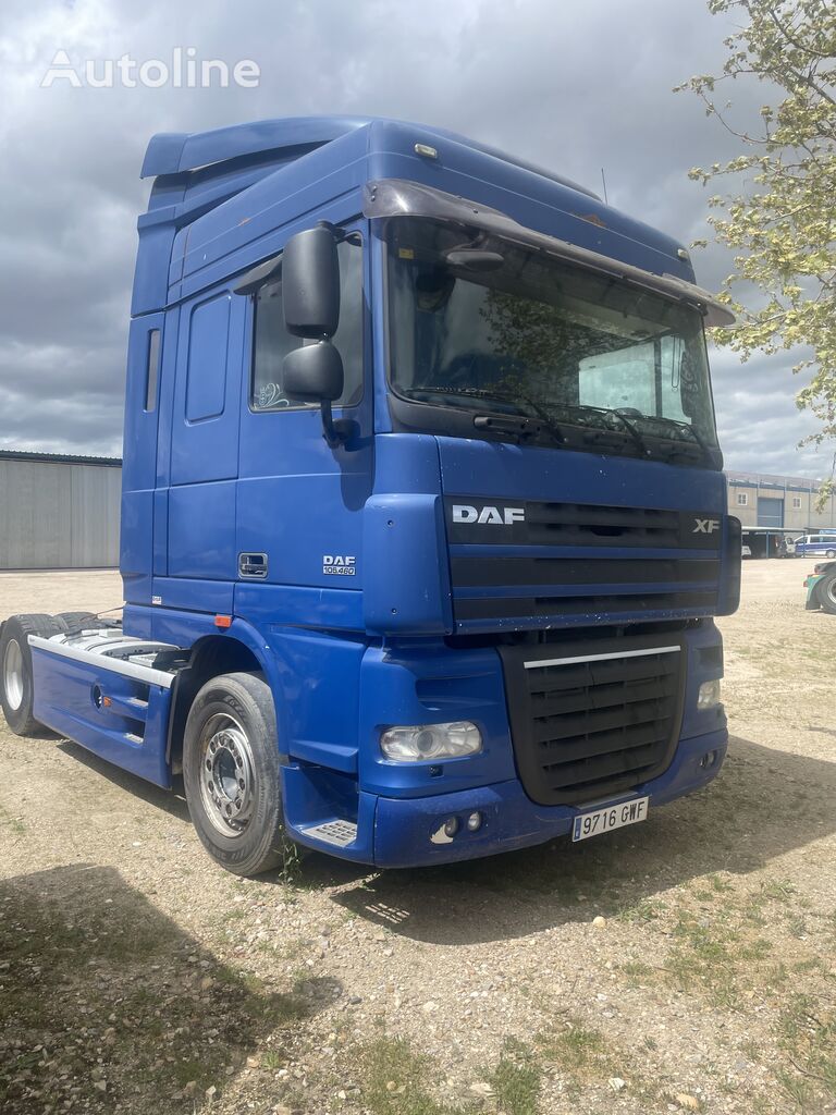 DAF XF105  truck tractor