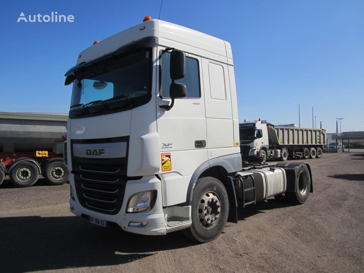 DAF XF105 460 truck tractor