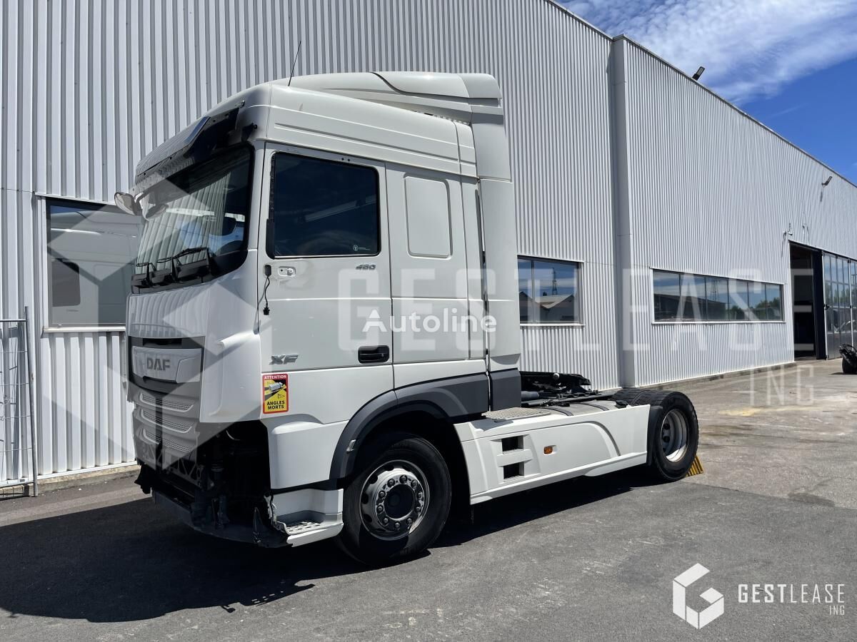 damaged DAF XF480 truck tractor