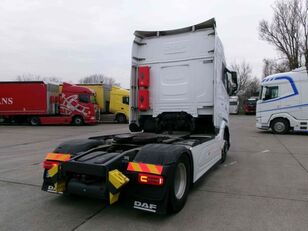 cami&atilde;o tractor DAF XG+ 530 FT