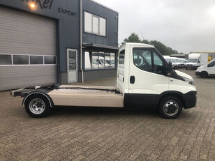 السيارات القاطرة IVECO 40C15 BE TREKKER AIRCO