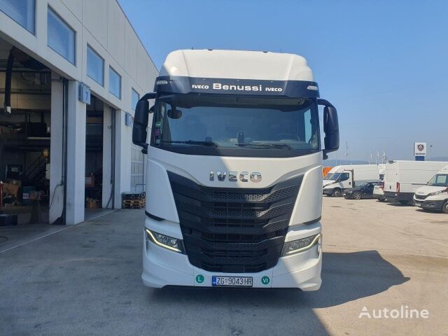 IVECO AS440S48T/P truck tractor