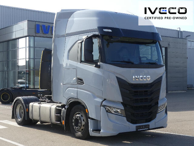 السيارات القاطرة IVECO AS440S48T/P