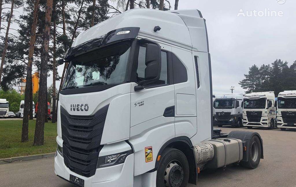 IVECO AS440S/T truck tractor