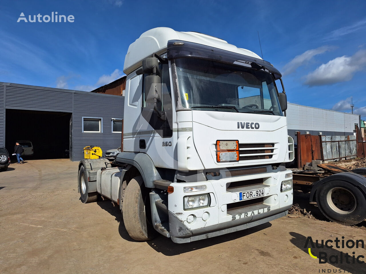 IVECO AT440535 truck tractor