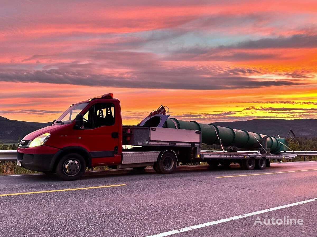 IVECO Daily truck tractor + car transporter semi-trailer