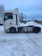 السيارات القاطرة MAN TGX