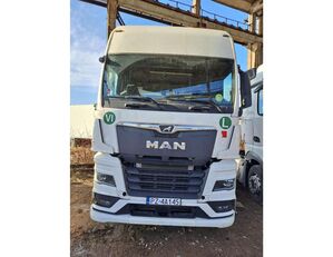 damaged MAN TGX 18.480 truck tractor