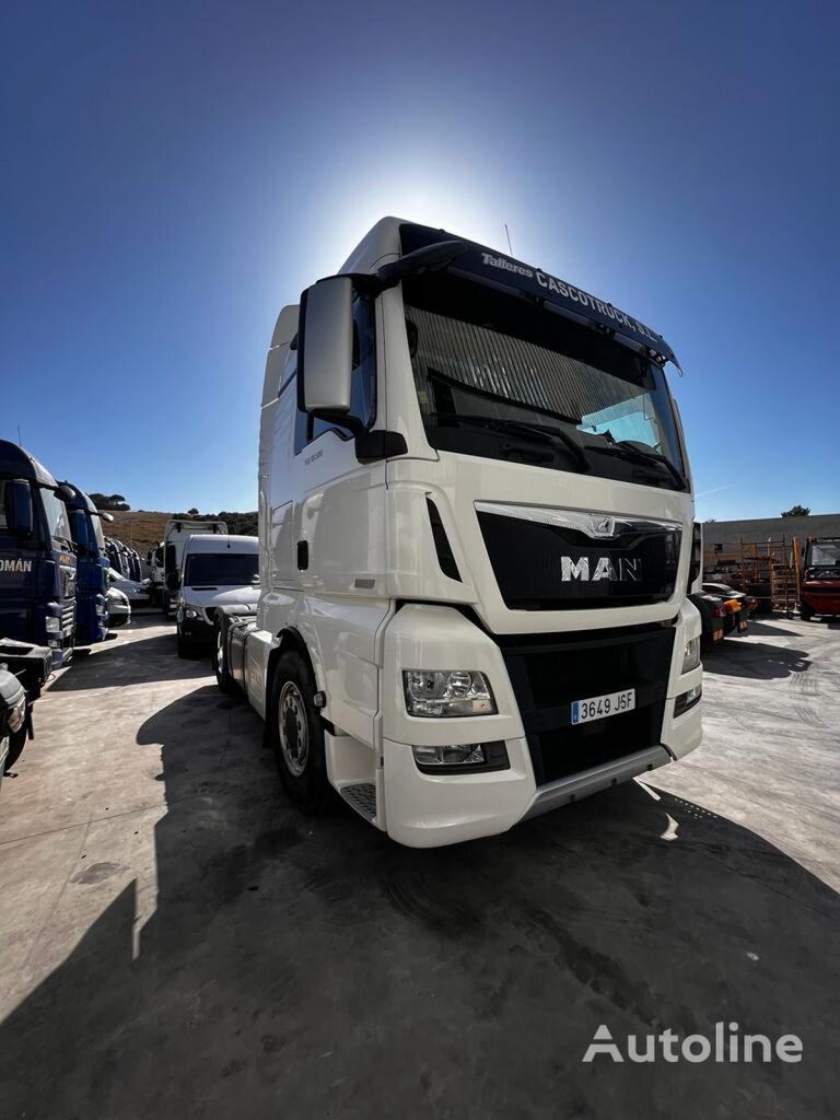 MAN TGX 18.520 vetopöytäauto