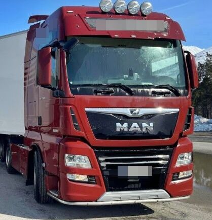 MAN TGX 28.580 *6x2 *RETARDER *VIDEO tractora