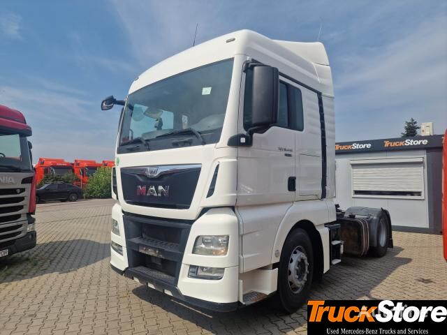 السيارات القاطرة MAN TGX460