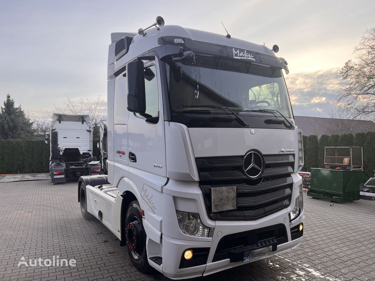 Mercedes-Benz 1845 truck tractor