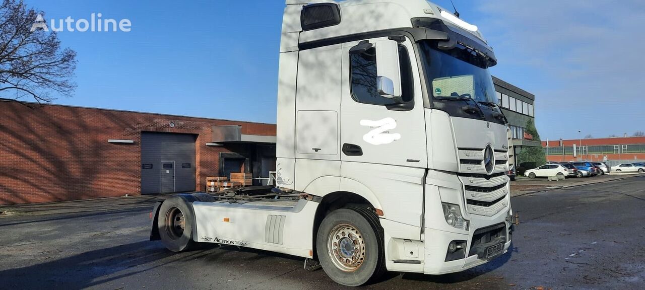 Mercedes-Benz 1845 Actros MP 4 tegljač nakon udesa