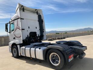 السيارات القاطرة Mercedes-Benz 1845 LS