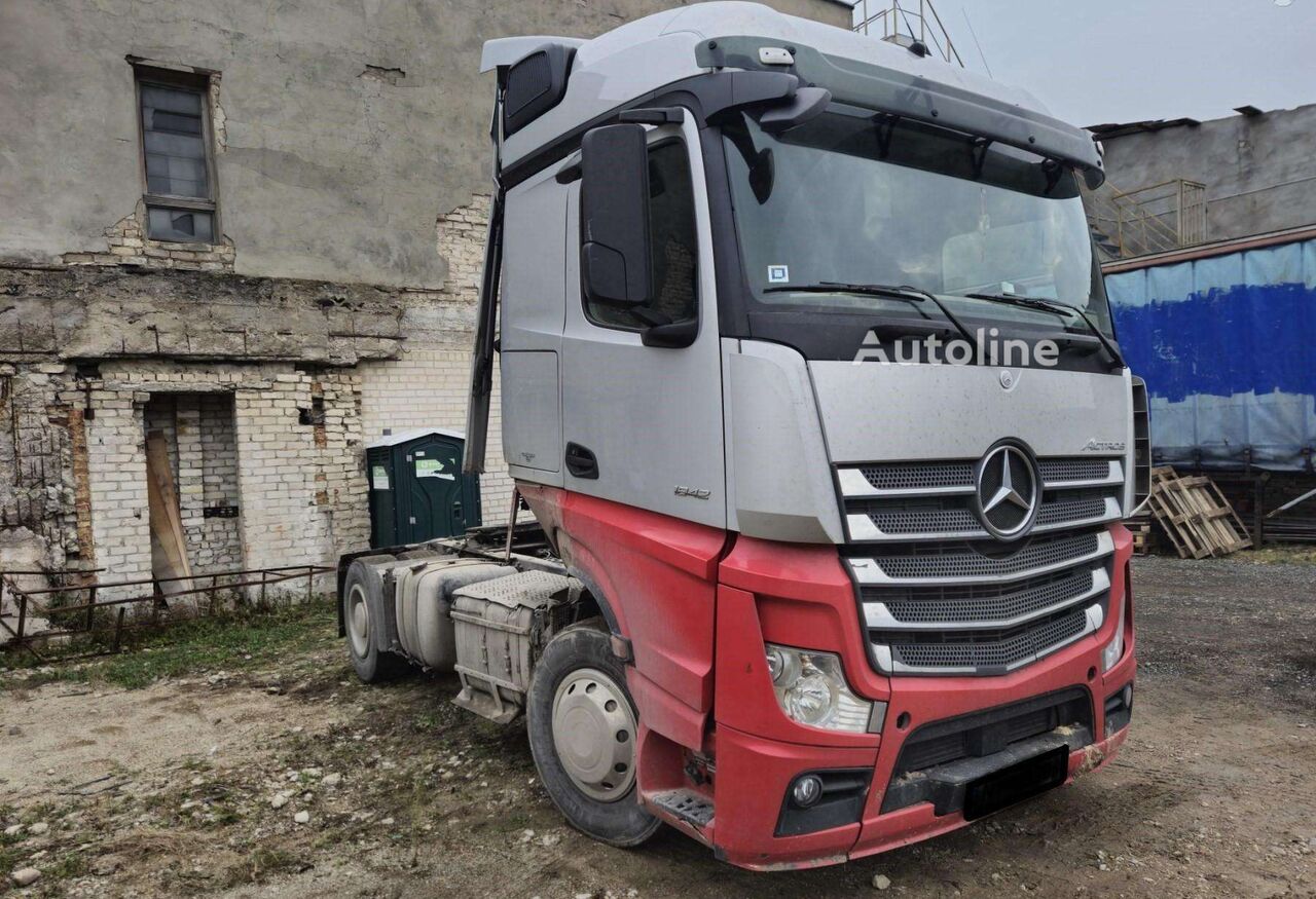 тягач Mercedes-Benz ACTROS 1842