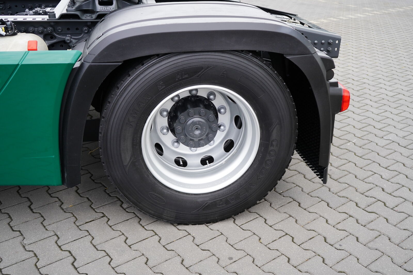 Mercedes-Benz ACTROS / 1845 / E 6 / MP 5 / STREAM SPACE / I - COOL / MALA KILOMETRAŽA