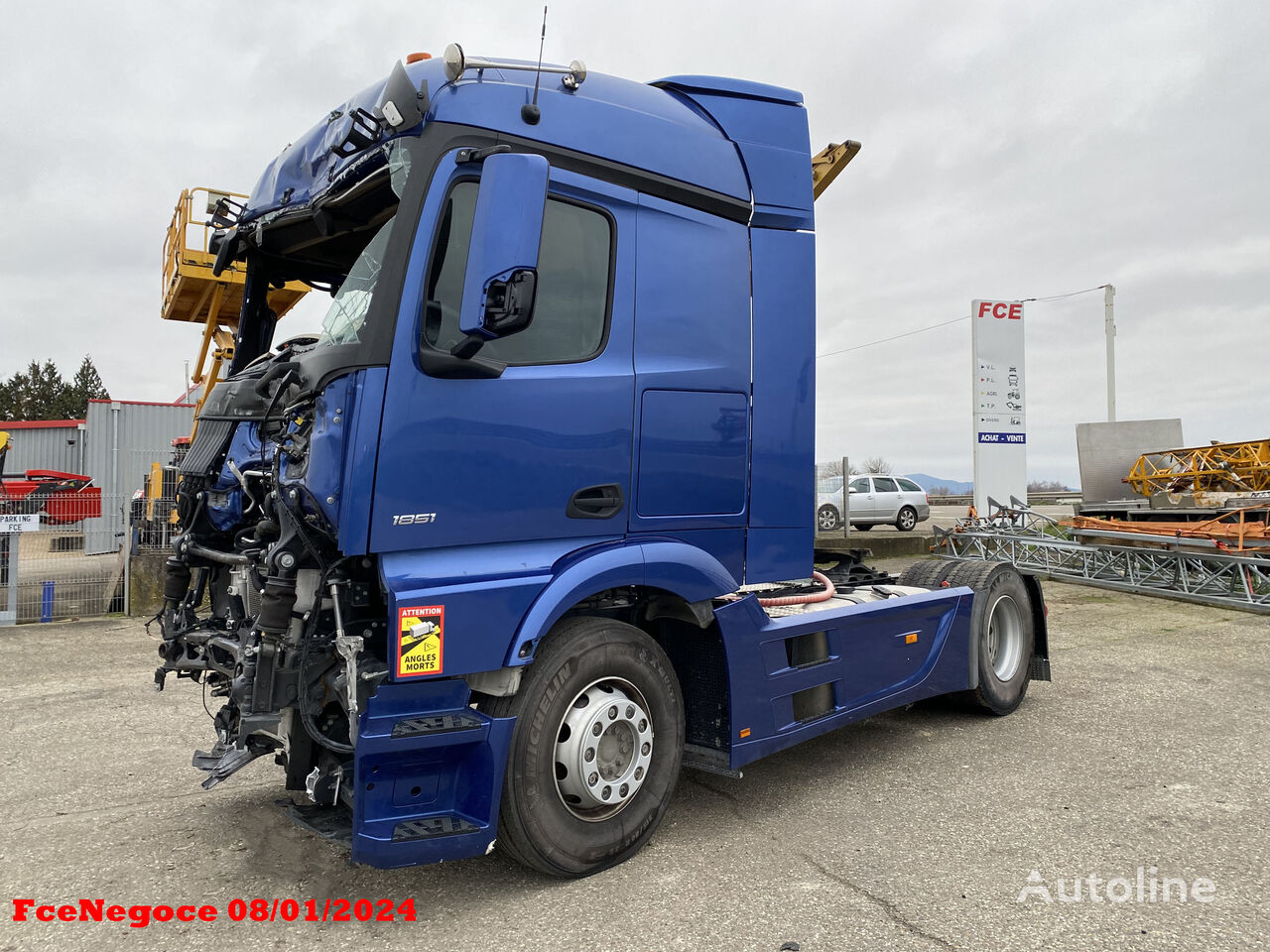 السيارات القاطرة Mercedes-Benz ACTROS 1851 Retarder بعد وقوع الحادث