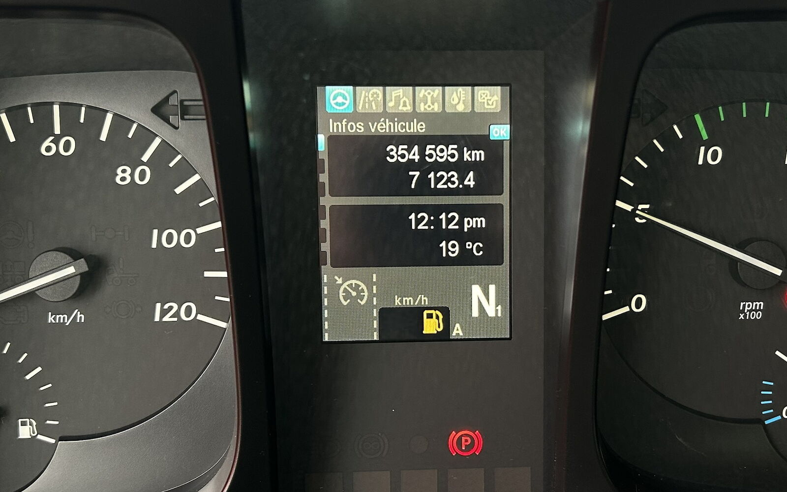 Mercedes-Benz / ACTROS F / 1845 / ACC / E 6 / STREAM SPACE / NISKI PRZEBIEG