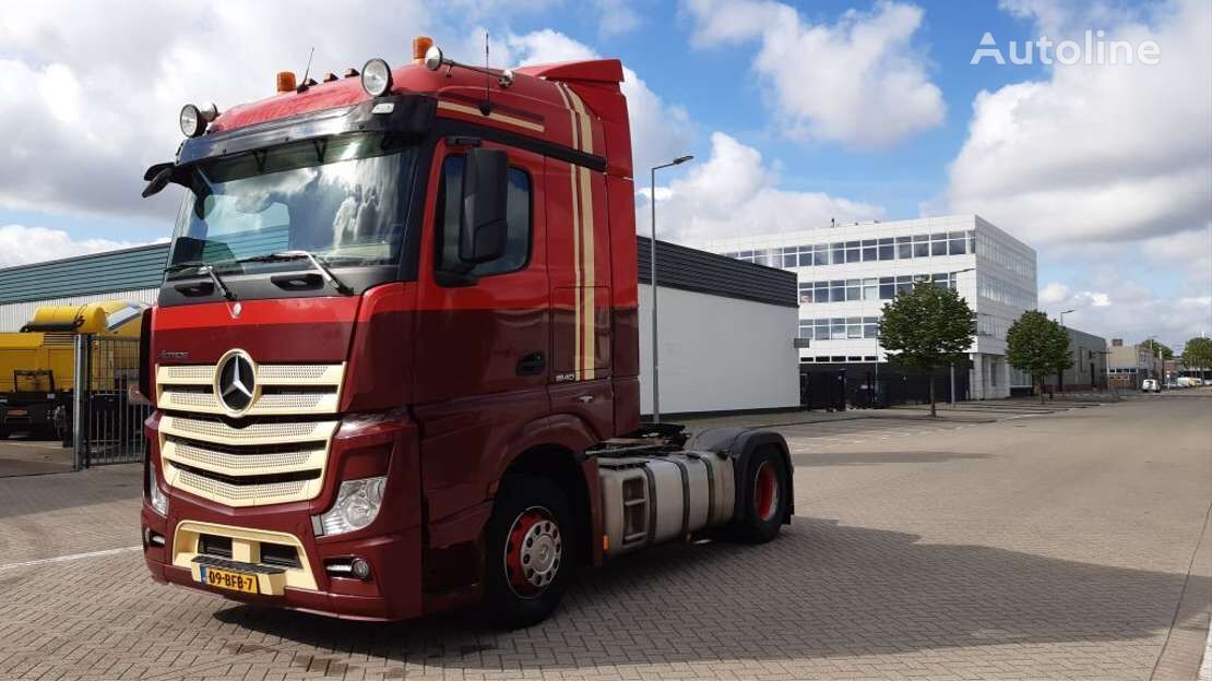 Mercedes-Benz Actros vetopöytäauto