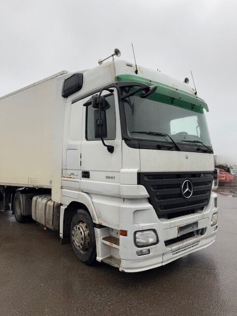 тягач Mercedes-Benz Actros 1841