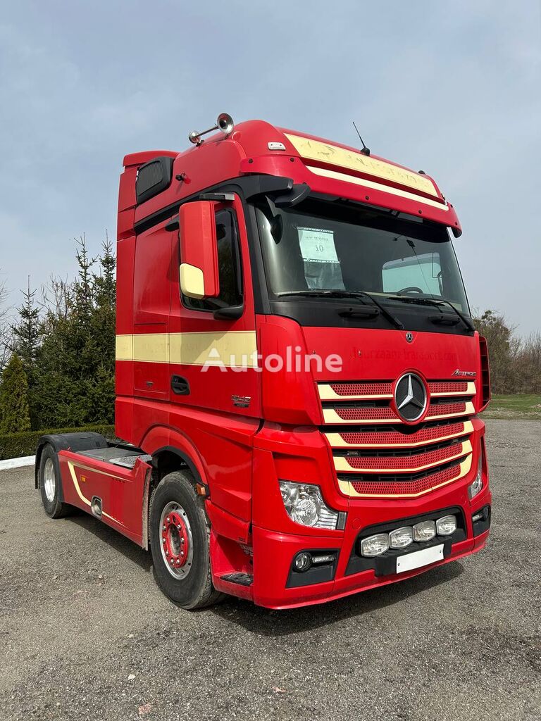 тягач Mercedes-Benz Actros 1842