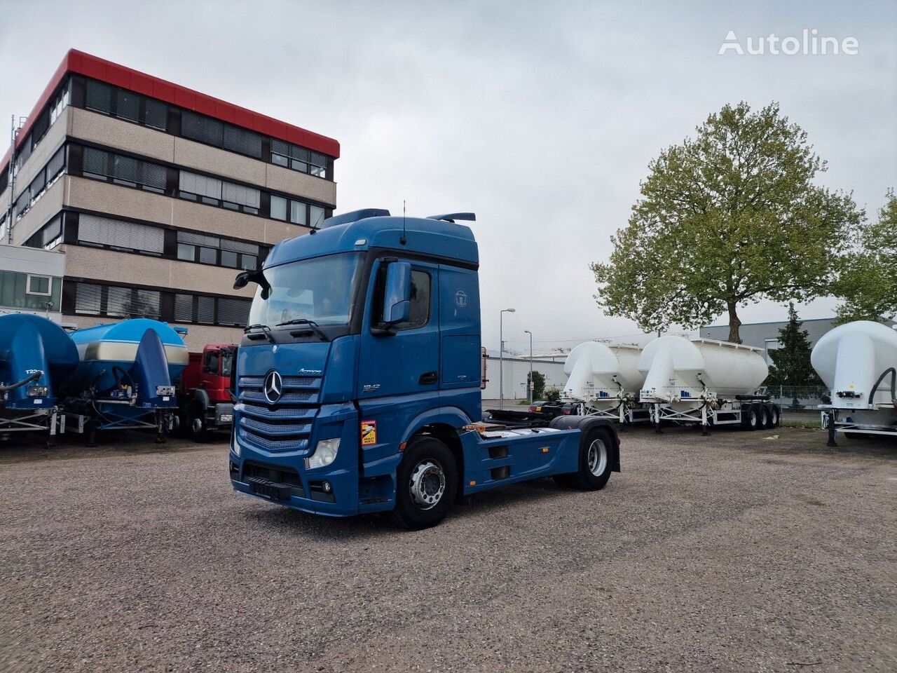 тягач Mercedes-Benz Actros 1842