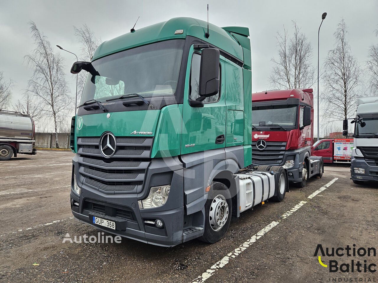 тягач Mercedes-Benz Actros 1842