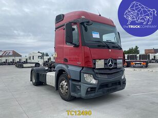 السيارات القاطرة Mercedes-Benz Actros 1842