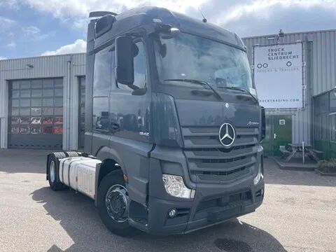 Tracteur routier Mercedes-Benz Actros 1842 4x2/2x tank/2x Stuks à vendre | Autoline CI Tracteur routier Mercedes-Benz Actros 1842 4x2/2x tank/2x Stuks - Autoline