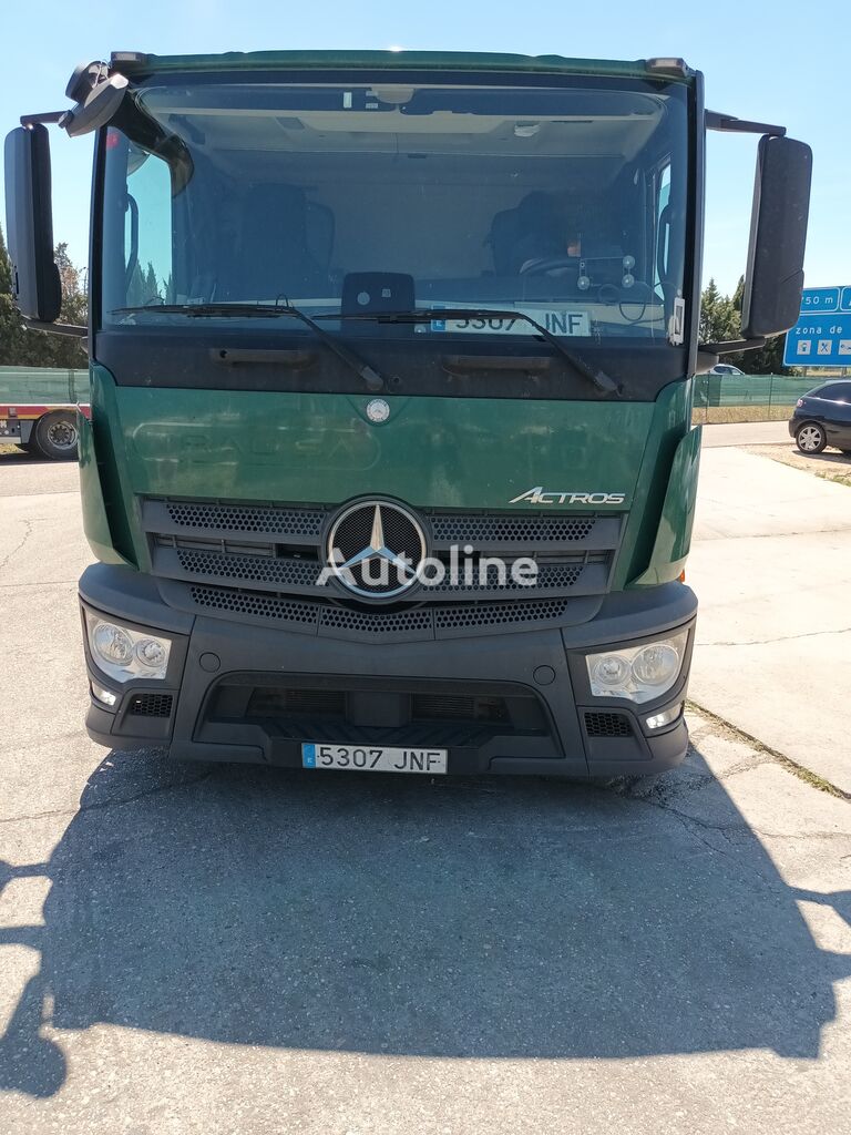 tracteur routier Mercedes-Benz Actros 1843 + semi-remorque porte-voitures