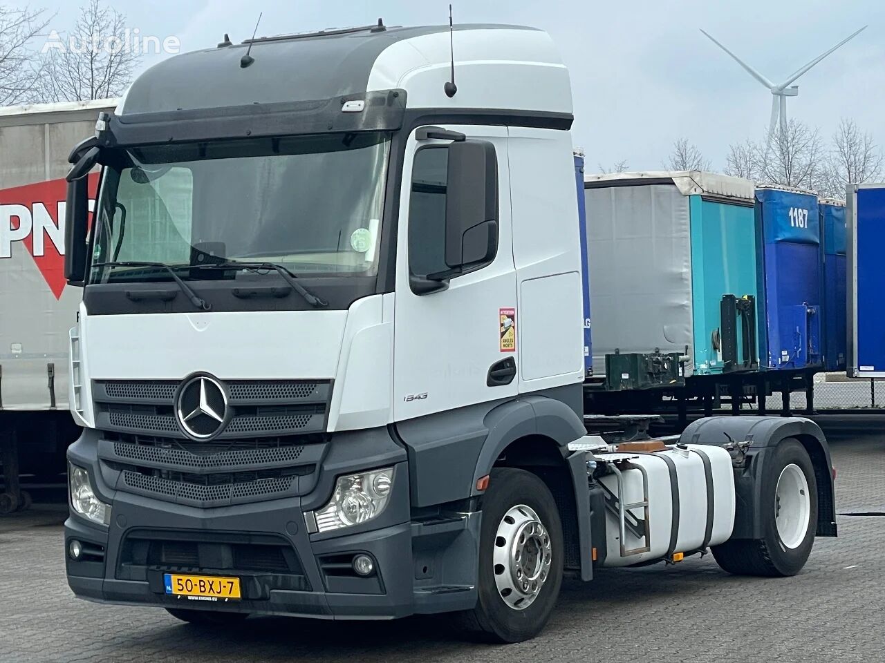 السيارات القاطرة Mercedes-Benz Actros 1843 EURO 6