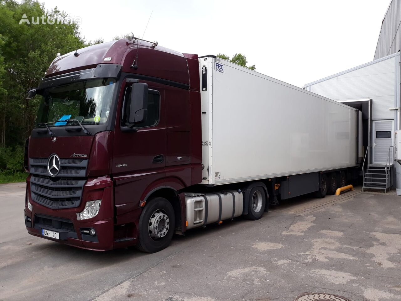 тягач Mercedes-Benz Actros 1845