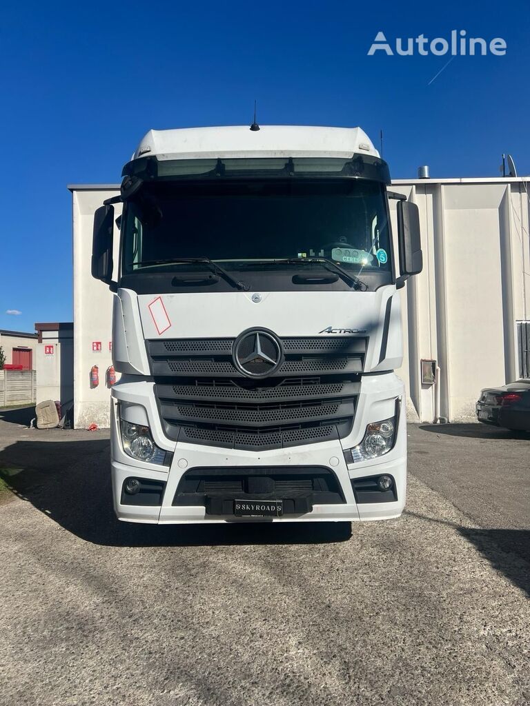 Mercedes-Benz Actros 1845 truck tractor