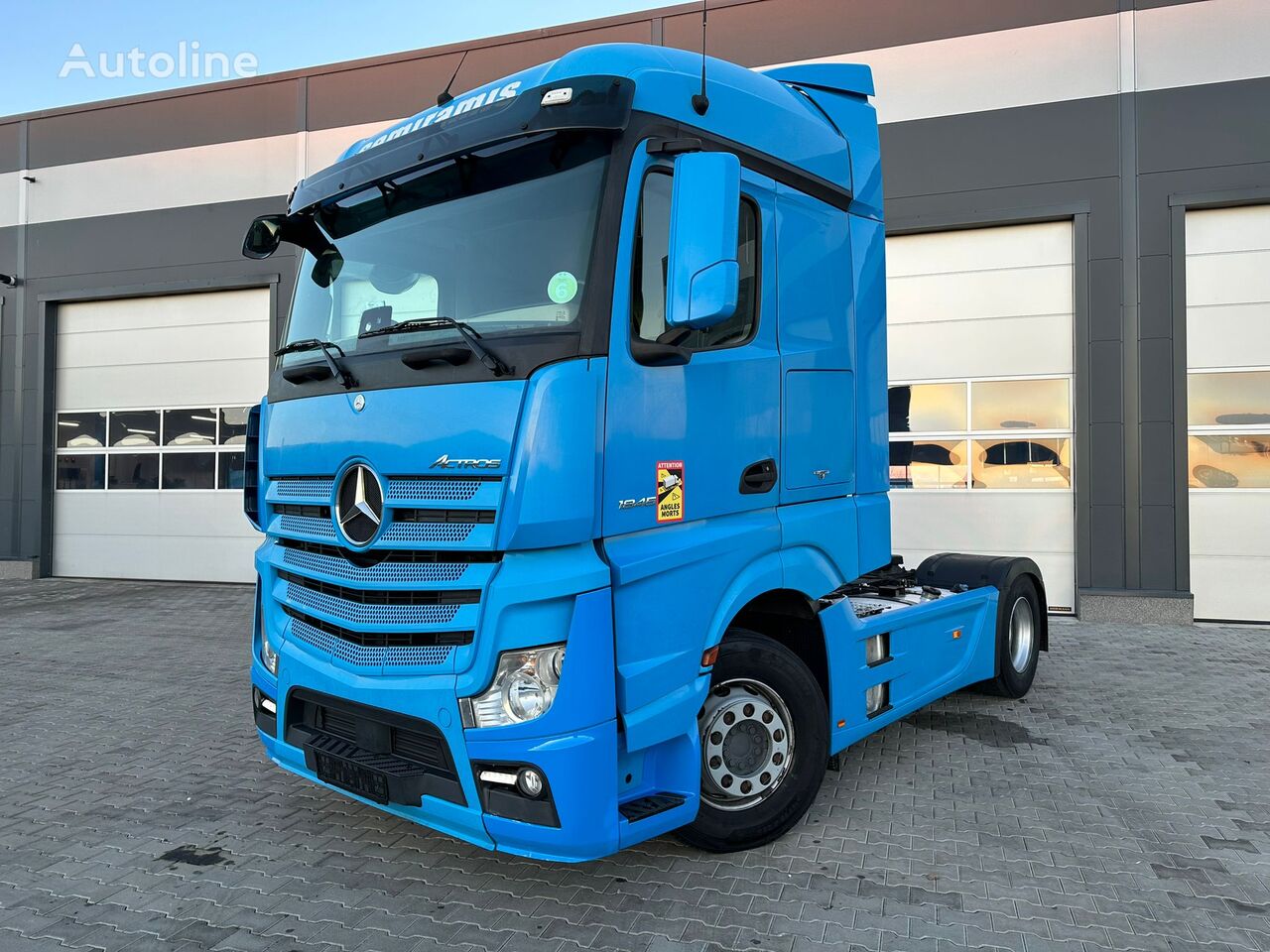 тягач Mercedes-Benz Actros 1845