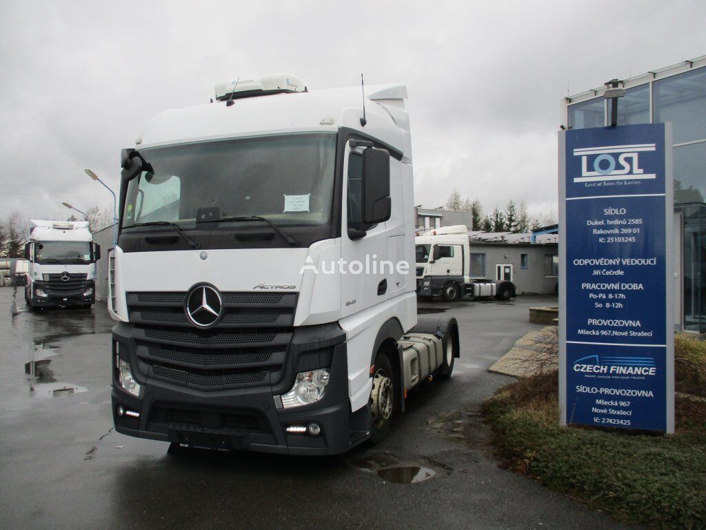 тягач Mercedes-Benz Actros 1845