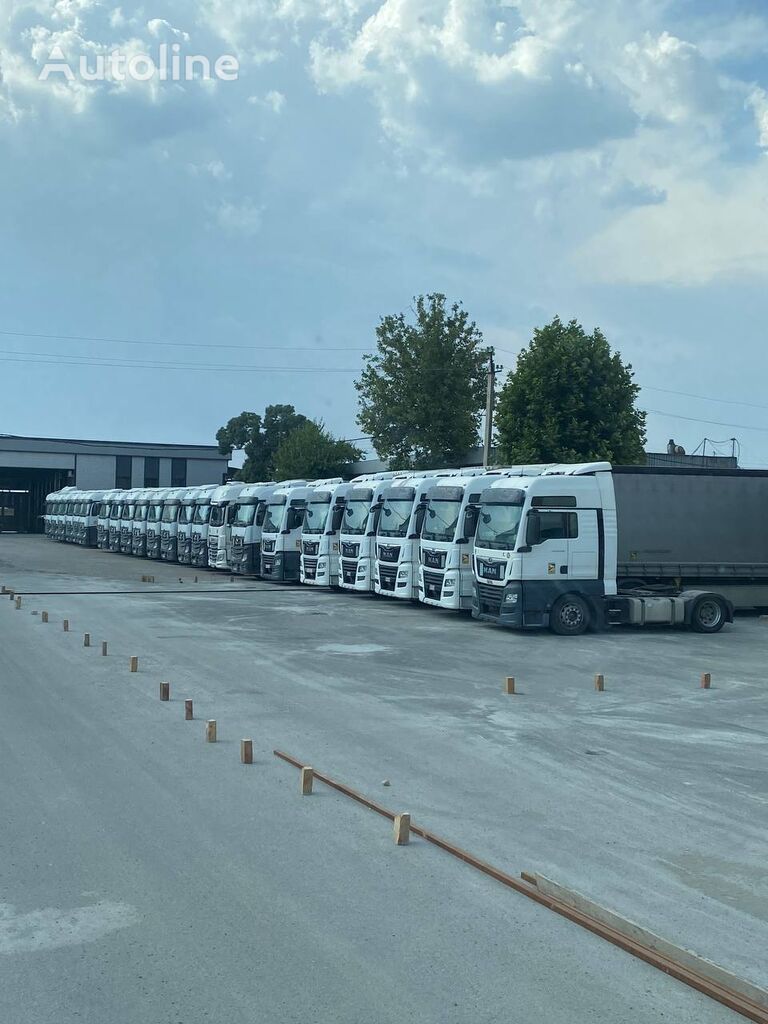 Mercedes-Benz Actros 1845 truck tractor + refrigerated semi-trailer