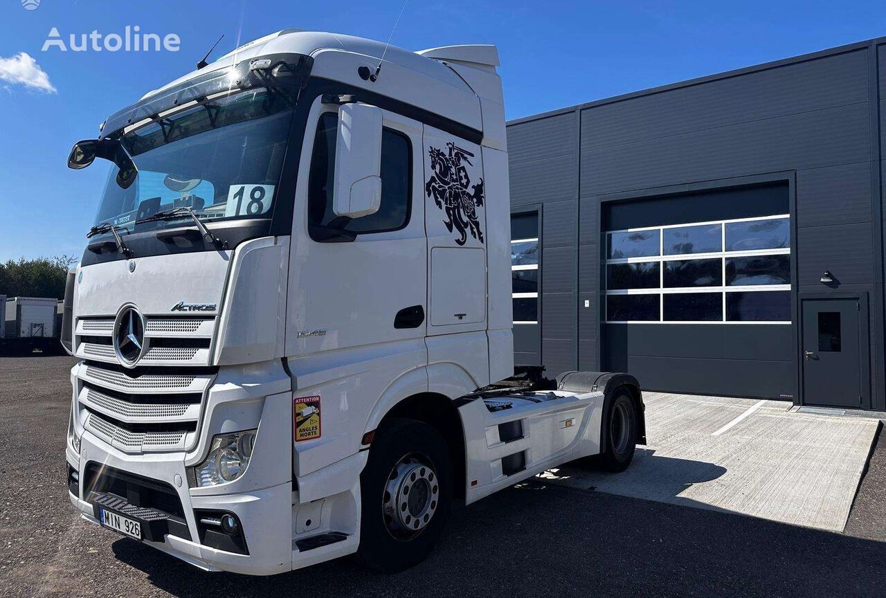 السيارات القاطرة Mercedes-Benz Actros 1845