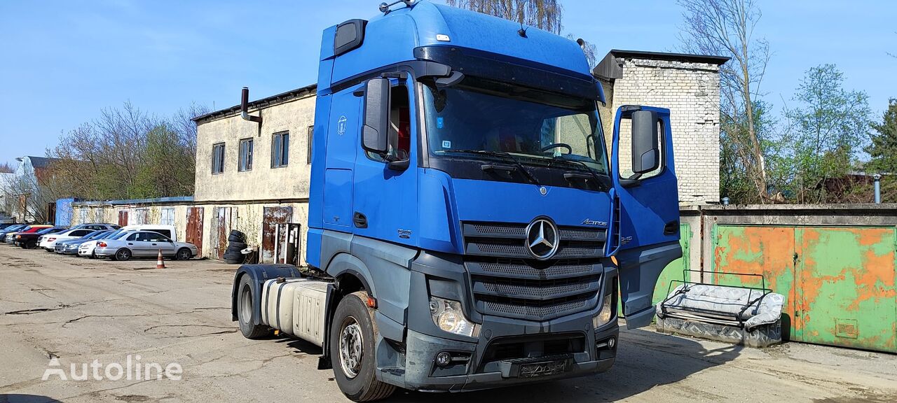 тягач Mercedes-Benz Actros 1845