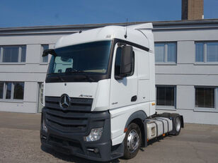 тягач Mercedes-Benz Actros 1845